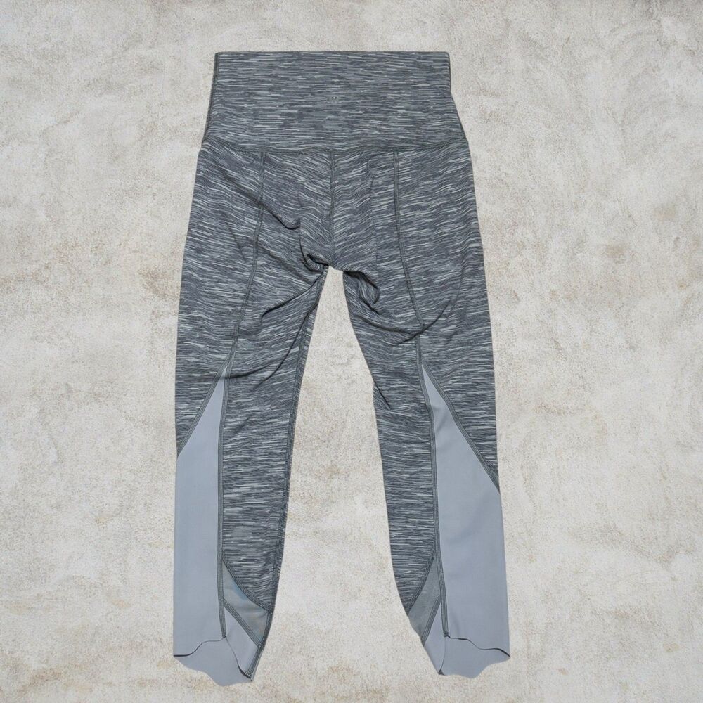 lululemon Wunder Under Crop II 23in Size 6 Gray Wee Are From Space Mesh W6G12S